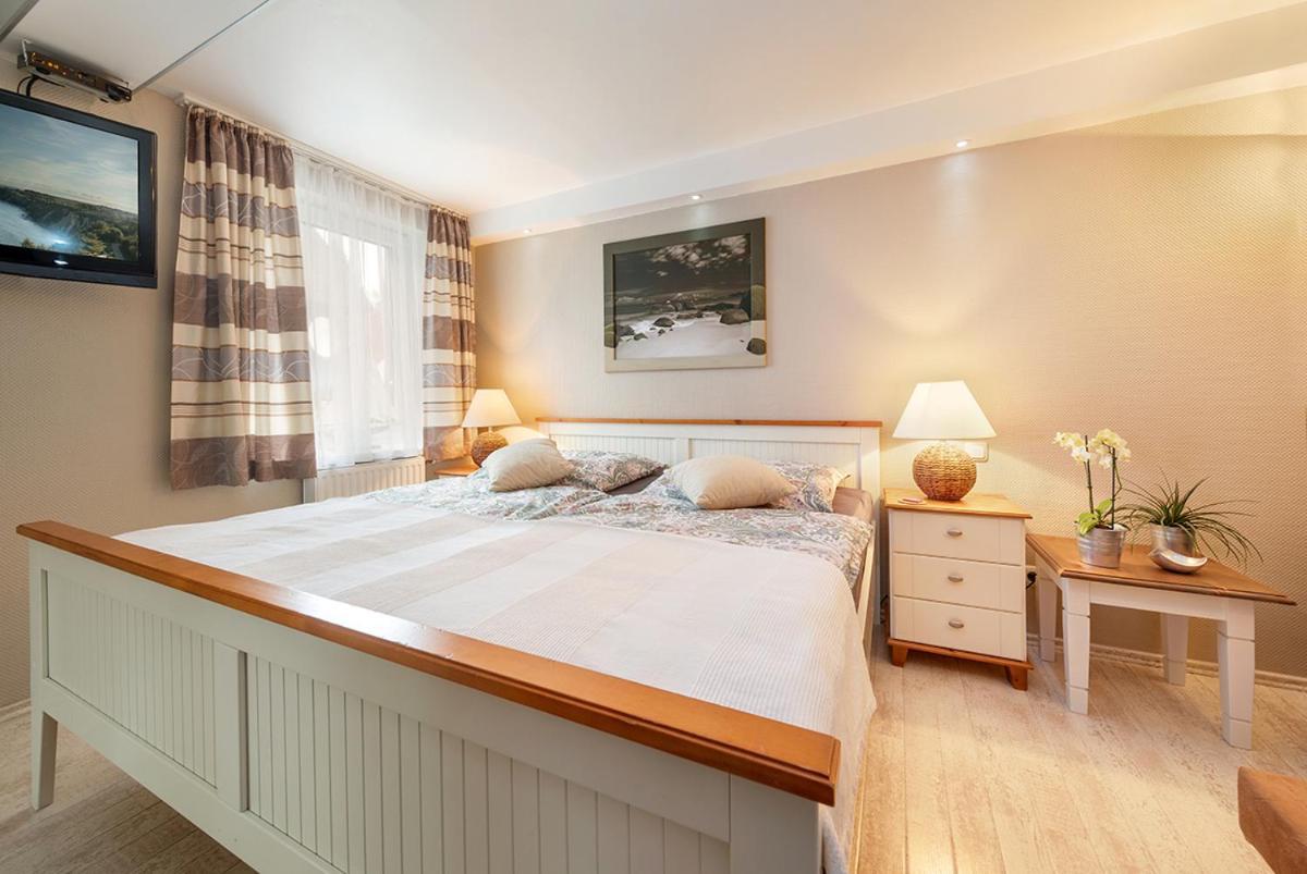 Apartment Charlotte Zirkow Bagian luar foto